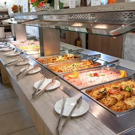 Hotel Trakia Plaza & 4*