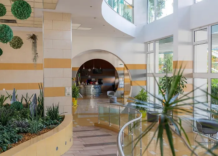 Trakia Plaza & ساني بيتش